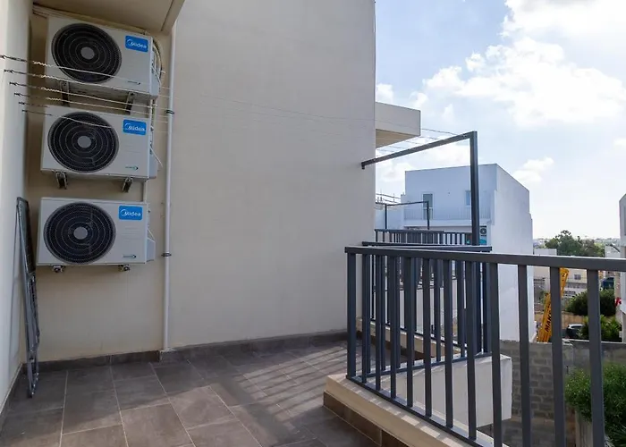 Penthouse 6 With 3 Bedroom * Luqa
