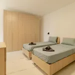 Penthouse 6 With 3 Bedroom *