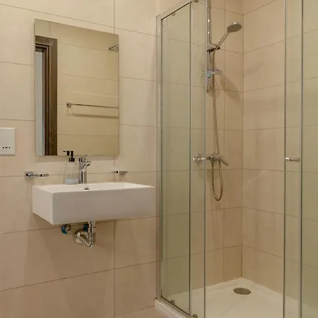 Penthouse With 3 Bedroom Лука