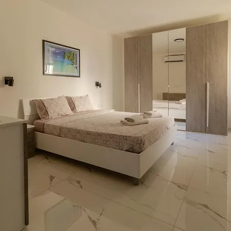 Penthouse With 3 Bedroom * Лука