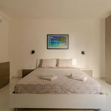 Penthouse With 3 Bedroom Апартаменты Лука